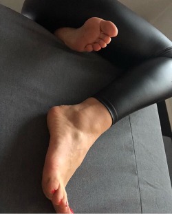 socksandfeet: Goddess ❤️👣😍