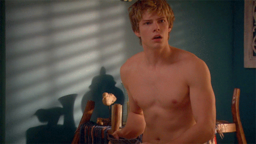 alekzmx:  pkmntrainerlee:  Hunter Parrish in Weeds 4x13 (2008)  this guy is absolutely