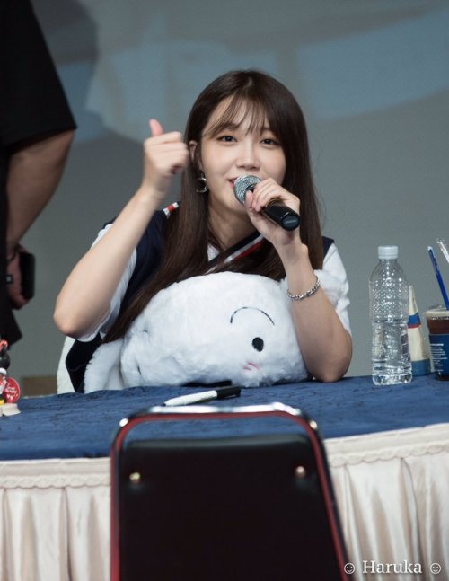 EunJi (A Pink) - Shinchon Fansign Event Pics