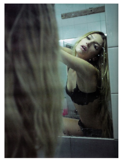 formesdelabeaute:  Chloé Bello