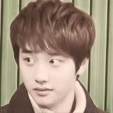 kaiwaiisoo:   the lost penguin  Kyungsoo being Kyungsoo at Sehun’s graduation ceremony