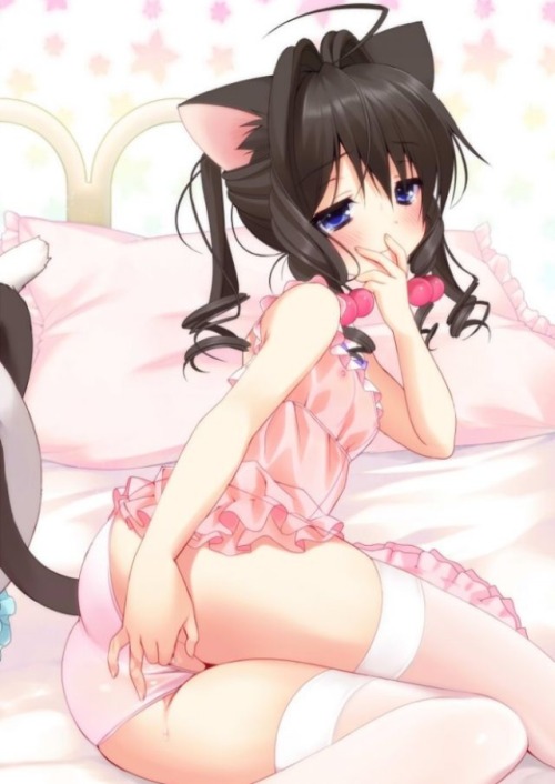 smitten-kitten-nya:  Master loves to watch kitten pleasure herself 