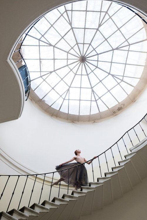 mymodernmet:Ballerina Combines Intricate Beauty of Russian Ballet and Architecture