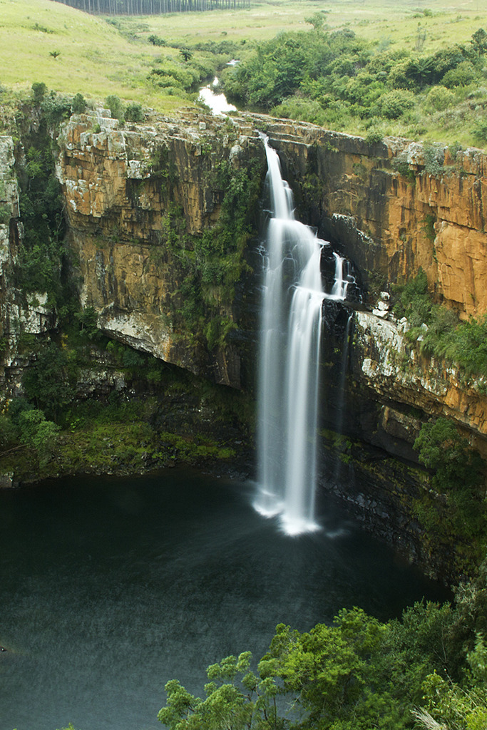 tearingdowndoors:  Berlin Falls || hannes.steyn 