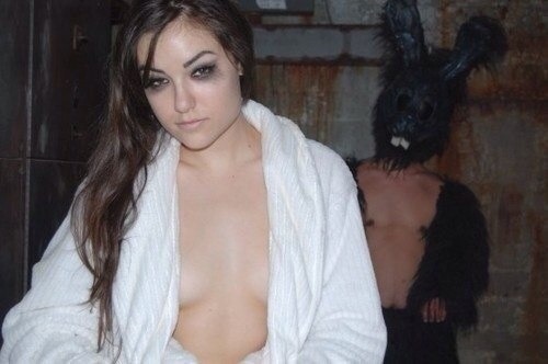 sashagreyishot:  More Sasha Grey: http://www.hotsashagrey.com