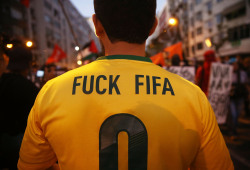 thinksquad:  World Cup 2014 Police ‘Open Live Fire’ On Anti-Fifa Protesters 