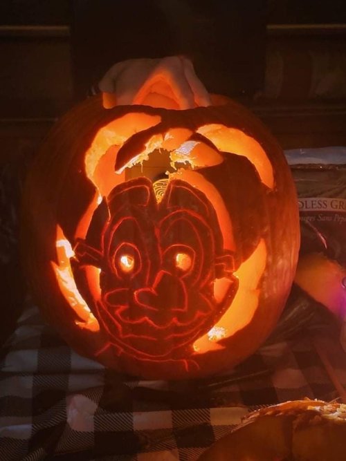 Carved this EXTREMELY CURSED pumpkin a couple of days ago lmaooo