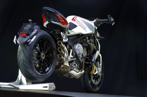 whiteladieswhiteicons:MV Agusta Brutale DRAGSTER