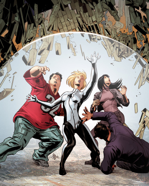 mikedeodatojr:  Invisible Woman in action. Colors by Rain 