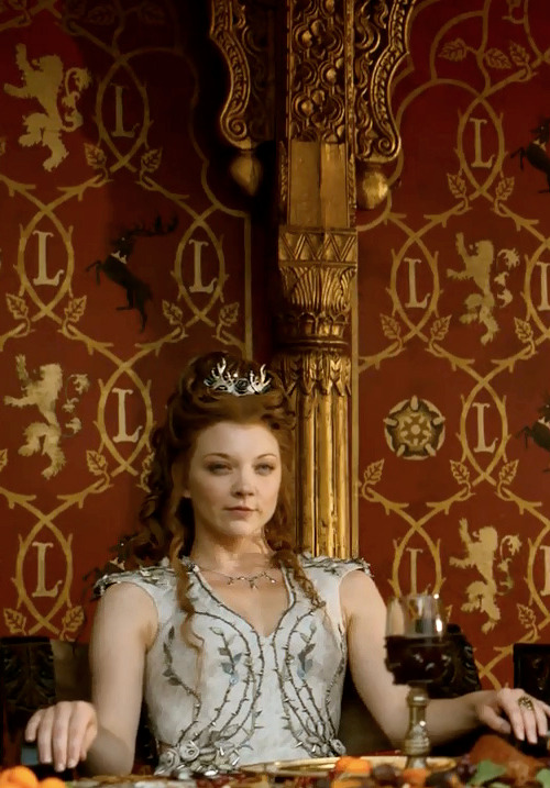 everythingasoiaf:  Margaery Tyrell’s wedding gown 