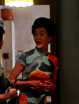 sirrogerdeakins:  Maggie Cheung wears a different cheongsam dress in each scene. There were 46 dresses in total, though not all made it to the final cut.    In the Mood for Love I 花樣年華 (2000), dir. Wong Kar-wai    – costume design by  William