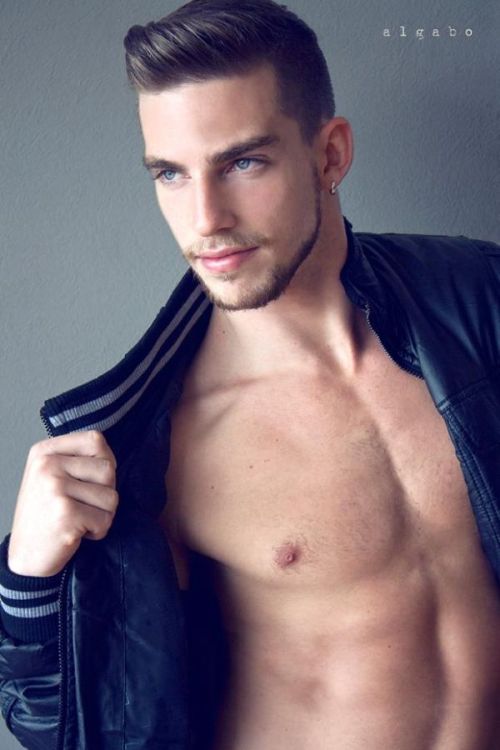 amanthing:  Visit amanthing Hunk Edition Blog