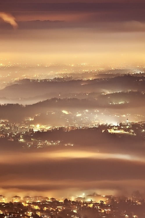 r2&ndash;d2:  Varese by night | Omar Alberti