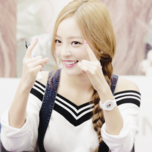 noonaicons:kara icons© @ANTLPATHYlike/reblog if you save or use.