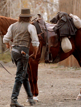 ansonmountdaily:Anson Mount’s Hell on Wheels (2011 - 2016) costumes [4/?]▹ ▹ Cullen Bohannon Season 