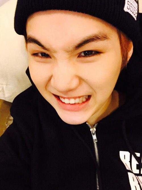 밥먹으러 가야지이 pic.twitter.com/8nzlQfjvNQGotta go eattTrans cr; Nika @ bts-trans© TAKE OUT WITH FULL