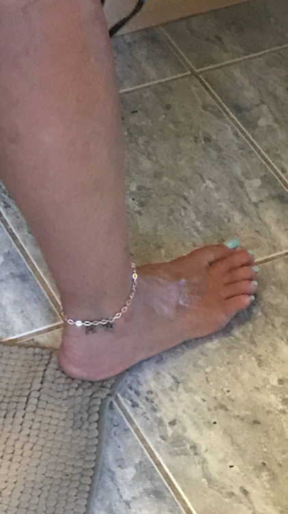 sexywifeonshow:Friday night hotwife anklet time. Many thanks to cagestore for this link!The anklet t
