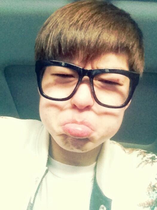 nielmermaid:  cutie changsub twitter selcas ｡◕‿◕｡ 