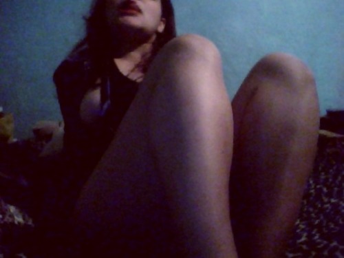makememoan25:  touch me…draw a path of pleasure in my body… with your fingers, with your tongue…with your cum..touch me…