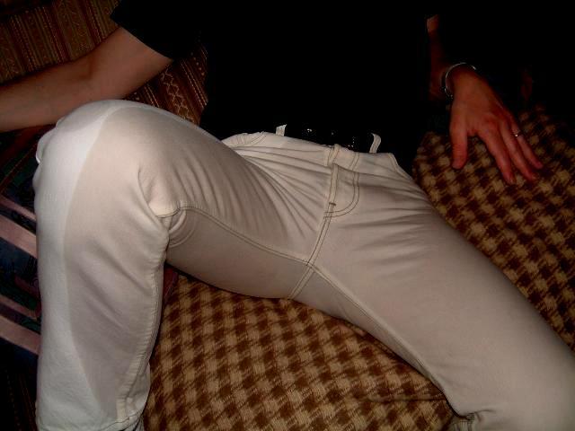 wetjeans6:  Pissing white jeans. 