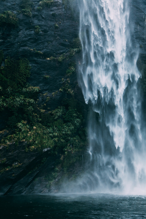 urbanissues:moody-nature:Milford Falls | By Laurin Keulvertical landscapes