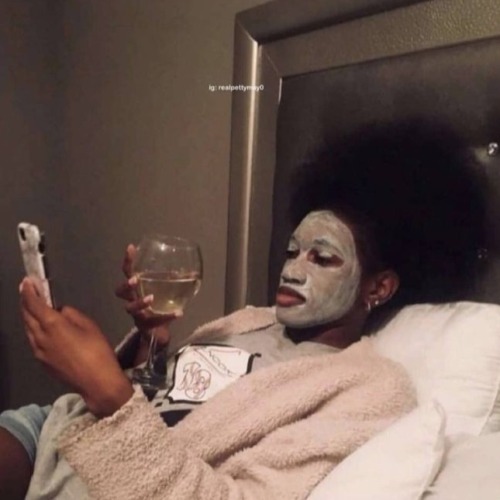 Me Seeing Y'all Interact With Your Cool Friends On Tumblr While I Just Use This App As A Podcast To Speak