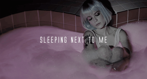 ninazeanik:you say that you’re no good for me ‘cause i’m always tugging at