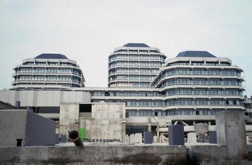 germanpostwarmodern: Technisches Rathaus (1972-74) in Frankfurt/Main, Germany, by Bartsch, Thürwächt