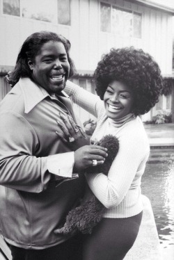 passionjuicespot:  70sbestblackalbums:1974 Barry and Glodean White  Her hair tho