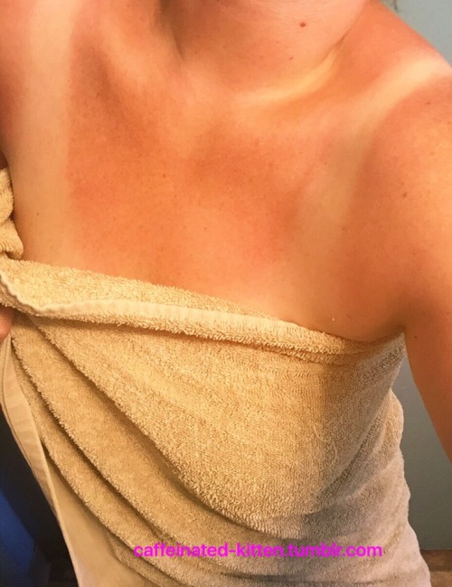 caffeinated-kitten: Hi sexy followers. I’m back from vacation. Here’s some towel and tan line Tuesda