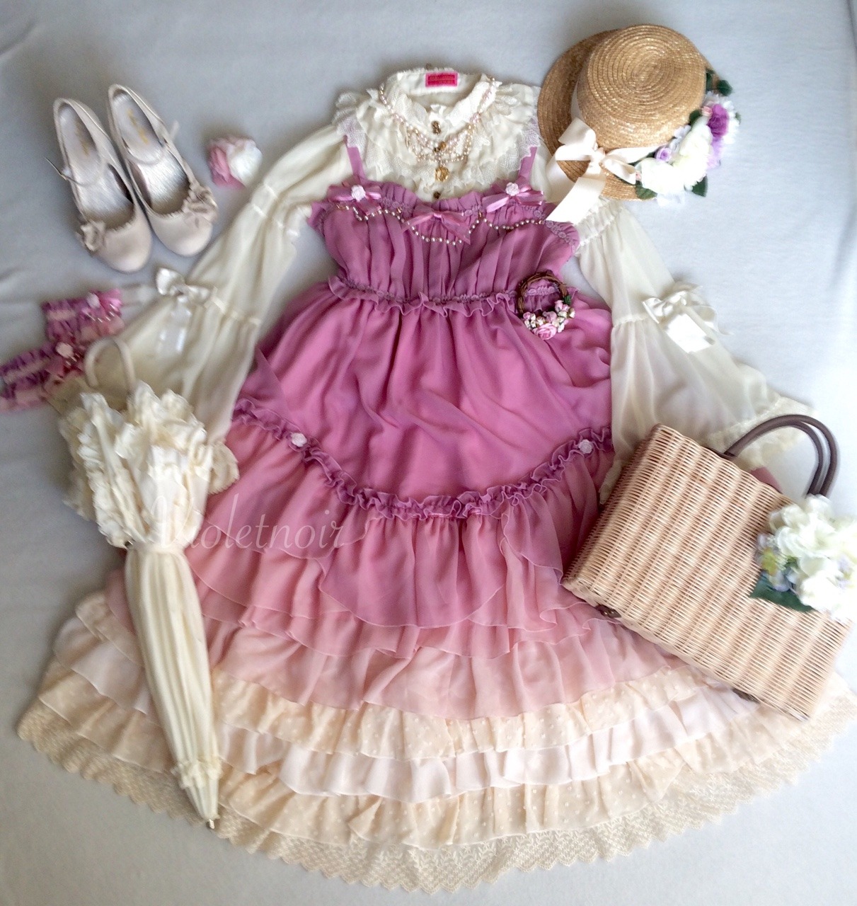 floralsyrup:  Chiffon ❤️ the dress is by Magic Cat Street, it’s so beautiful