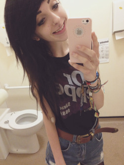 then0rthstandsfornothing:  Toilet selfie