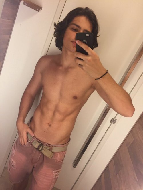 https://horniboisteenbois.tumblr.com/post/169387431260