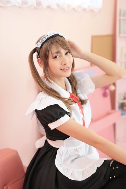 maid cosplay