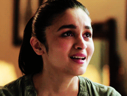 daayre:Alia Bhatt as Tia Singh in Kapoor & Sons