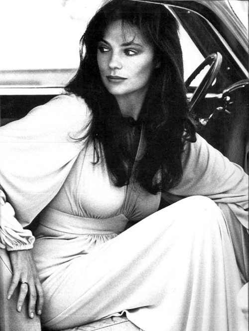 vintageruminance: Jacqueline Bisset - Vogue, 1973