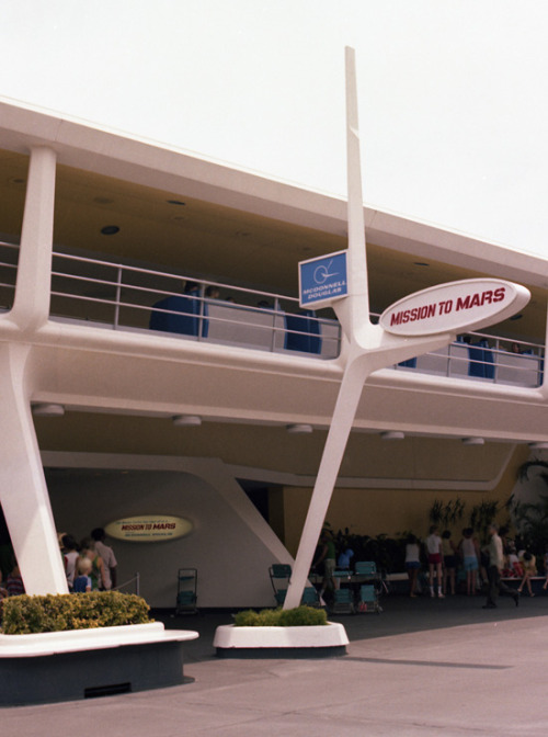 Mission to Mars opens in Tomorrowland at Magic Kingdom on this day in 1975.