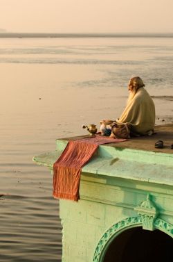 my-spirits-aroma-or:  peace… at the River Ganges 