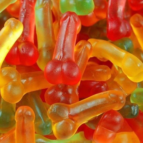 WANT!  Iove Haribo bears… would LOVE their cocks so much more (: