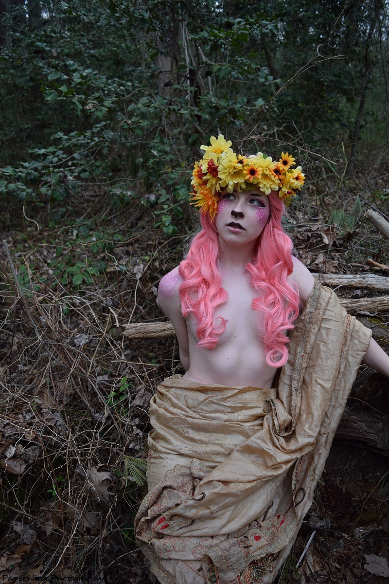 paperwings-photography:Faun | Photographer