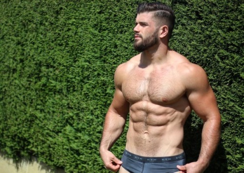 crazyboysforboysmensandhair:  https://crazyboysforboysmensandhair.tumblr.com/archive