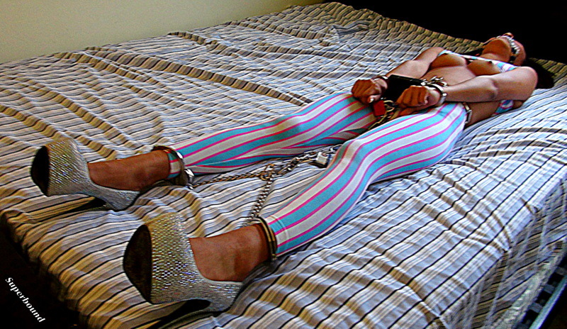 sensualhumiliation:  Very sexy and helpless…