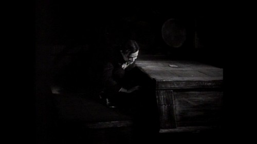 Dracula | 1931 | Tod BrowningThe ancient vampire Count Dracula arrives in England and begins to prey