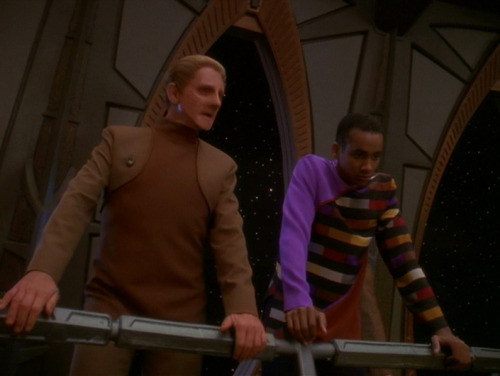 ds9shameblog: ceilingcow: mylittleredgirl:chroniclesofkanarnia:Fashion Icon: Jake Sisko Bus Seat