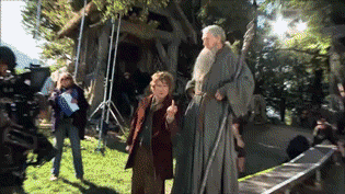 dsetnavrec:  fergie-fergs:  just Bilbo Baggins flipping you off Part 2   Haha