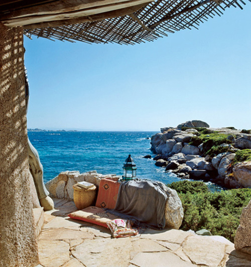 Sculpted House on the Island of Cavallo