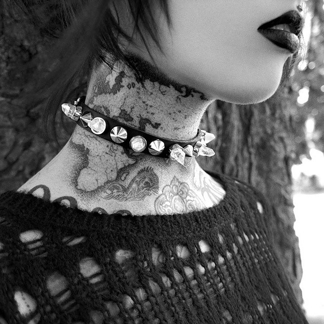 beserkclothing:  ☽ KILLSTAR ☾ Crystal Choker Buy now on + Beserk +