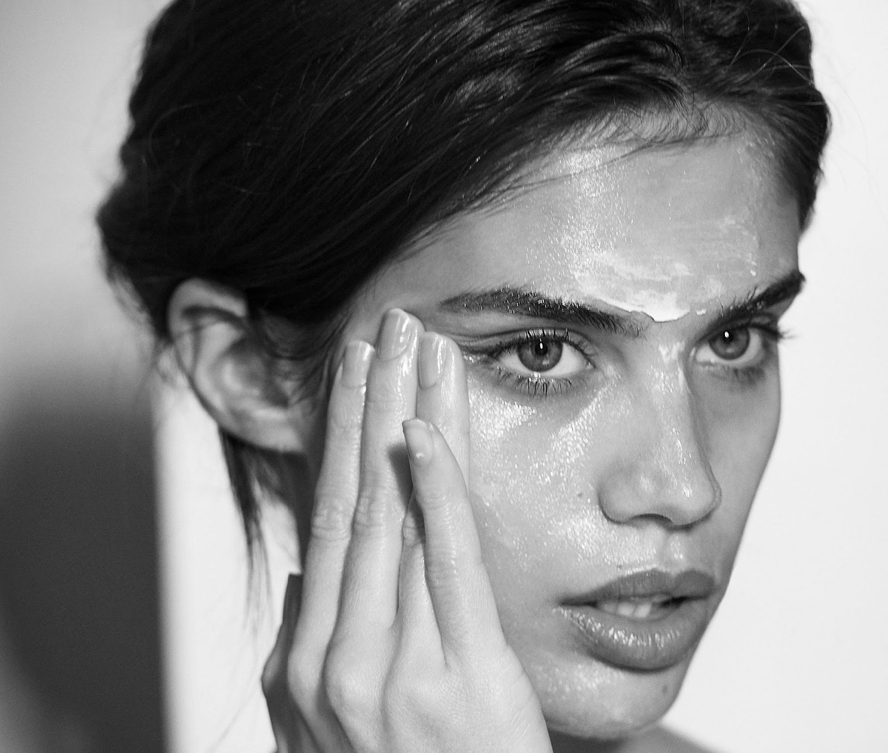 vogue-at-heart:  Sara Sampaio for Elle US, March 2017 Photographed by Carter Smith