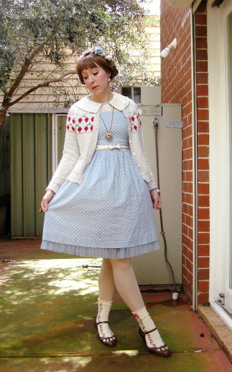 isikenai:  Shopping with neostar-transforms today :) Please excuse water heater in my backyard, haha