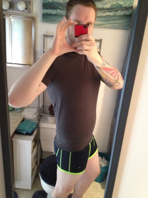 manbootypokeball:  This would honestly be the most comfortable outfit to wear to the gym… but for some reason for men this isn’t “acceptable” … but if I were a woman I could get away with even less … 